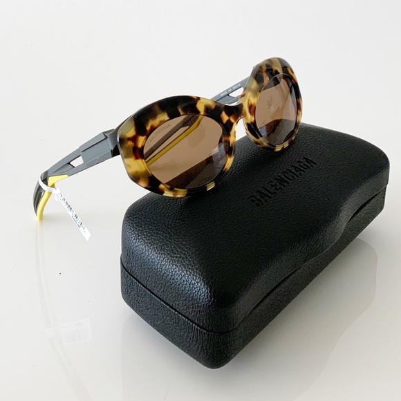 $3 Starting Bid For Show Balenciaga Sunglasses, New - Picture 1 of 15